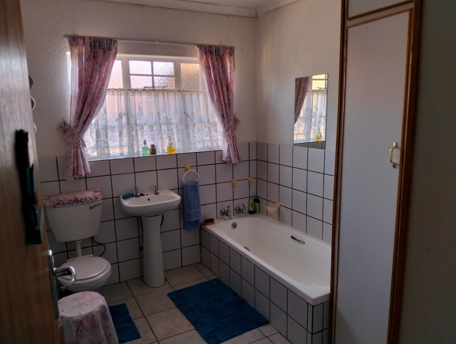 3 Bedroom Property for Sale in Orkney Park North West